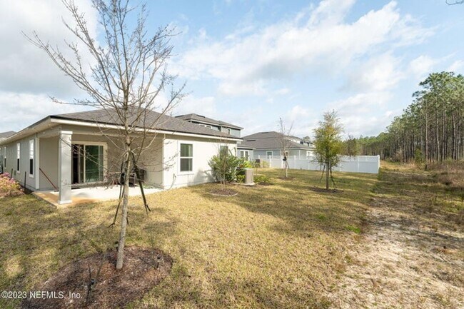 Building Photo - Like New Home