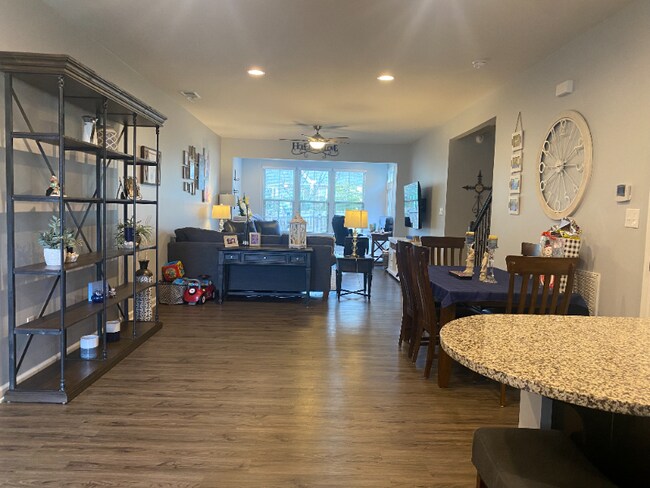 Building Photo - 7974 Wistar Woods Ct