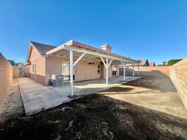 Building Photo - AVAILBLE NOW!! LOVELY 3-bedroom 2 bath Home in Indio!