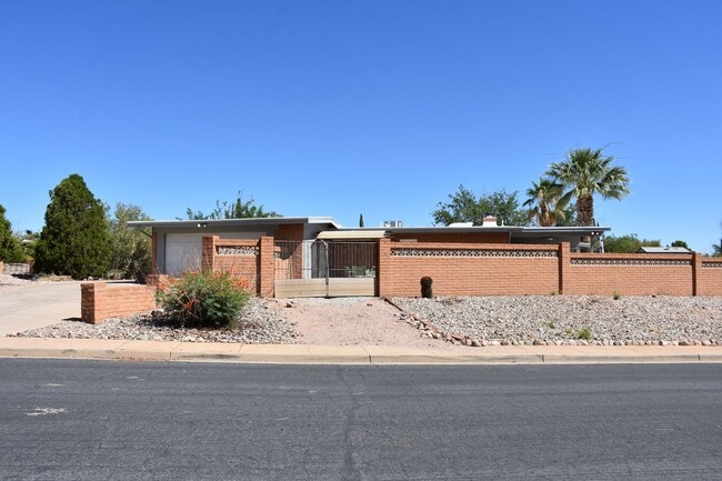 Building Photo - Great home in Mature Neighborhood