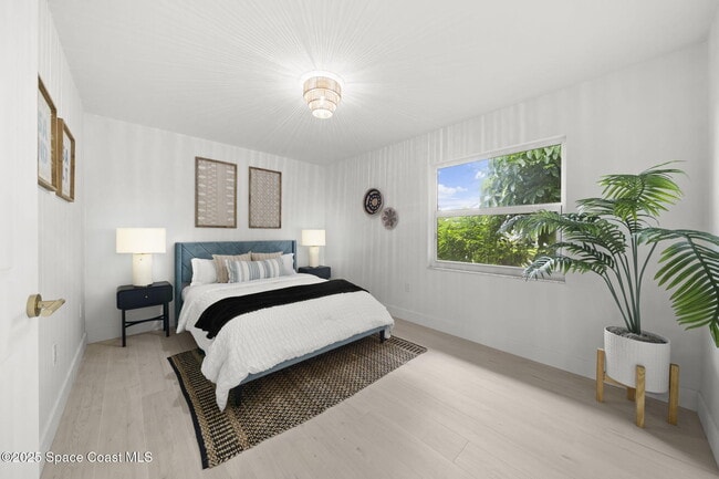 Building Photo - 325 Eva St NE