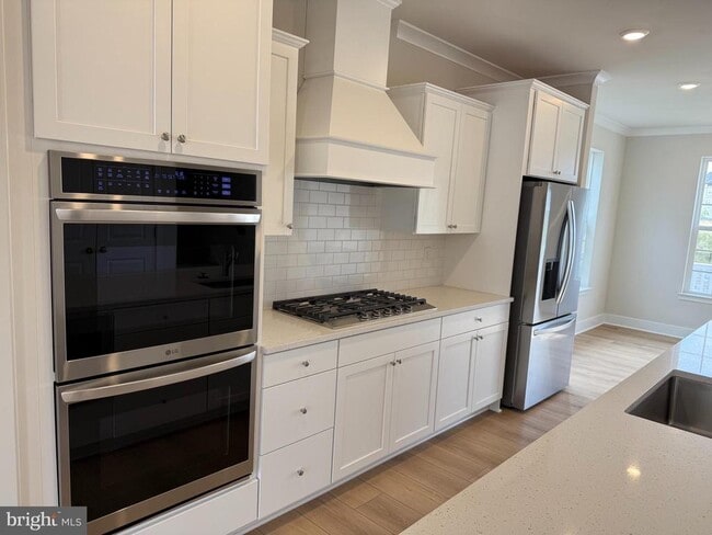 Building Photo - 7746 Meander Ct S