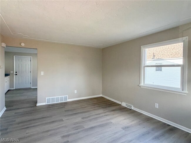 Building Photo - 642 Broadway