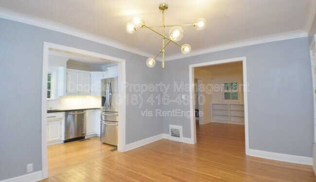 Building Photo - 255 E 27th Pl