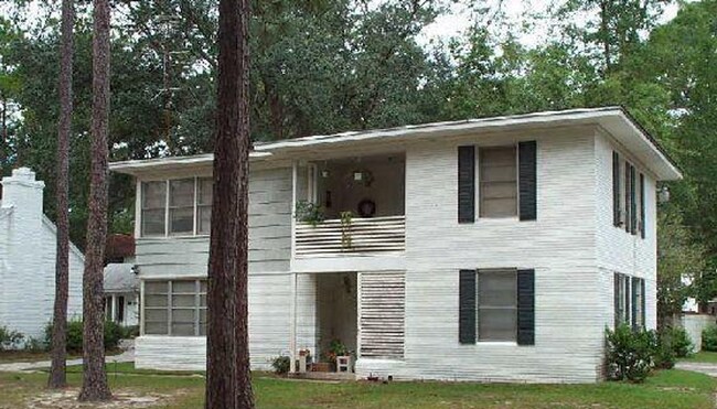 Primary Photo - Beautiful 2bd/1bath Duplex