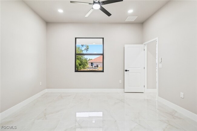 Building Photo - 2606 25th St SW