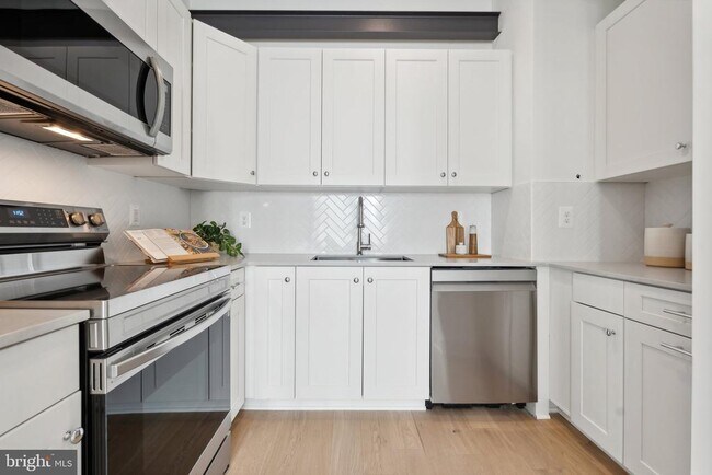 Building Photo - 901 King St