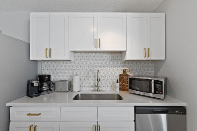 Building Photo - 5112 Arbor Glen Rd