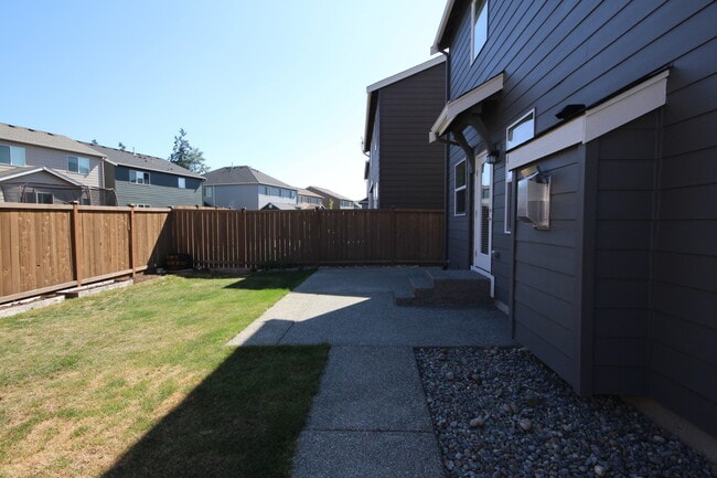 Building Photo - Beautiful Family Home with Bonus Room, Storage & Fenced Yard