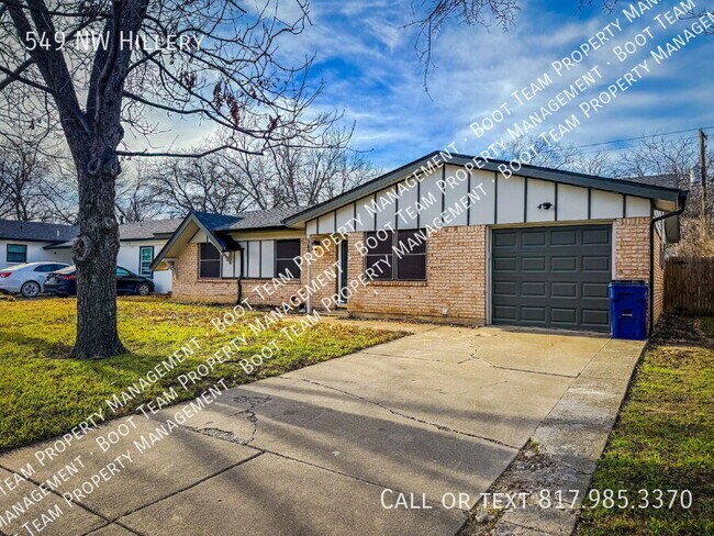 Building Photo - 549 NW Hillery St