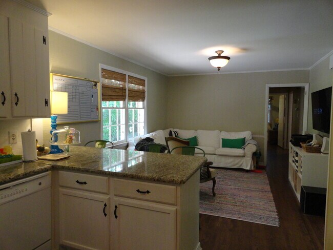 Building Photo - 5531 Farmbrook Dr