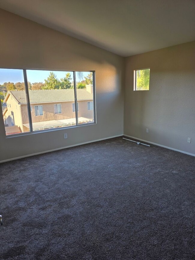Building Photo - 4 Bedroom Home in Paloma del Sol. Fresh Pa...
