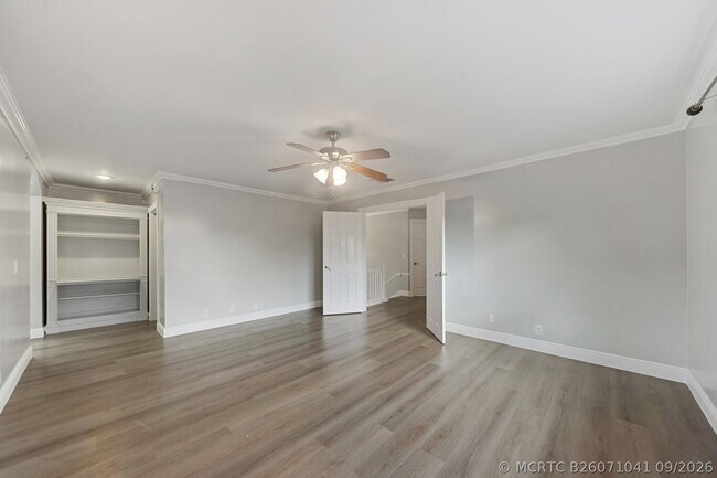 Building Photo - 476 NW 38th Terrace