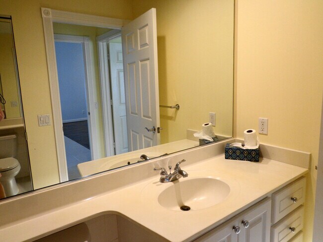 Building Photo - 8097 Montserrat Pl
