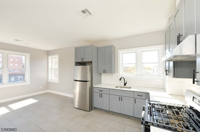 Building Photo - 9-9 Watsessing Ave