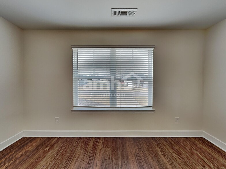 Building Photo - 604 Drema Ct