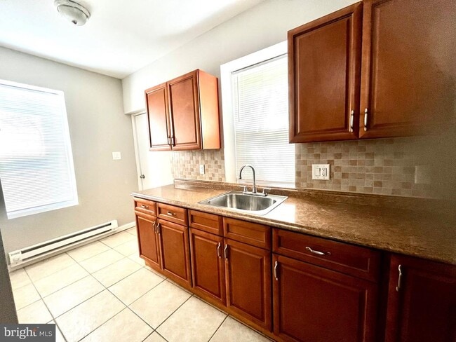 Building Photo - 7106 Devon St