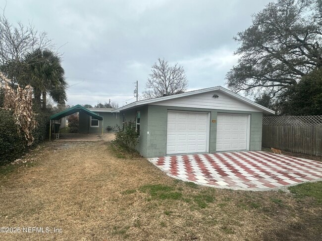 Building Photo - 820 3rd St N