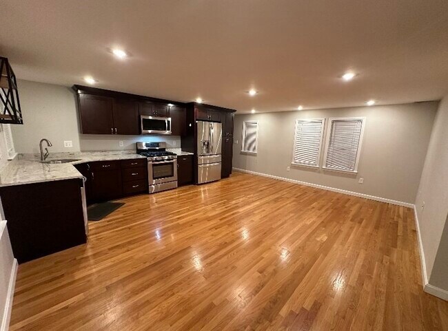Primary Photo - 18 Marble St