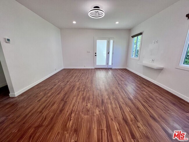 Building Photo - 832 Indiana Ave