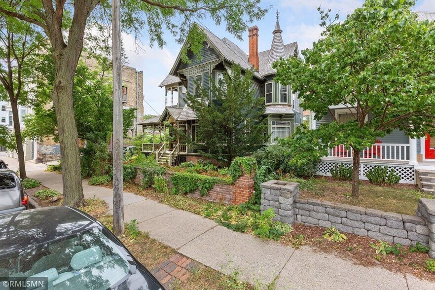 Building Photo - 2534 Stevens Ave