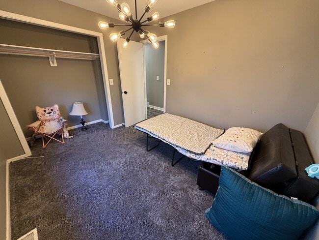 Building Photo - 2004 1st Ave S