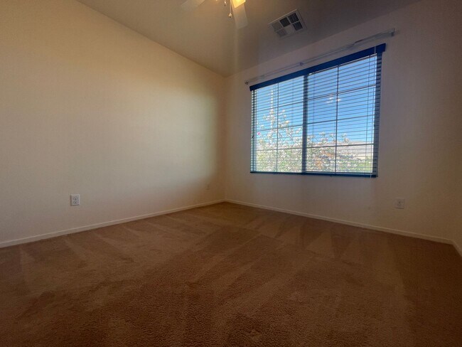 Building Photo - POPULAR PROVIDENCE 2 STORY HOME