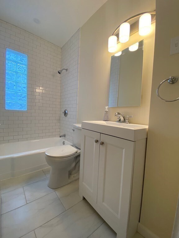 Building Photo - 840 South St