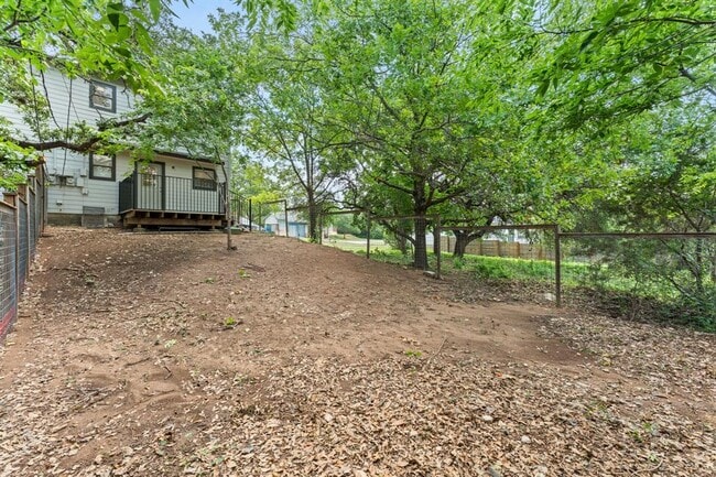 Building Photo - 15205 Cavalier Canyon Dr