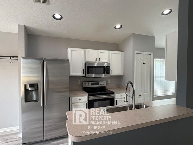 Building Photo - 5238 Gato Del Sol Cir