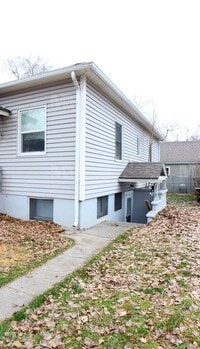 Building Photo - 216 E Myrtle St