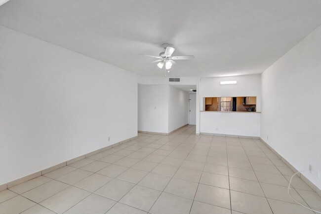 Building Photo - 8431 Royal Palm Blvd