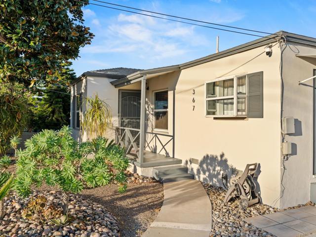 Building Photo - 367 Hedge Way