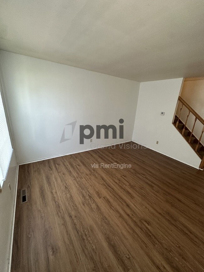 Building Photo - 1612 University Dr