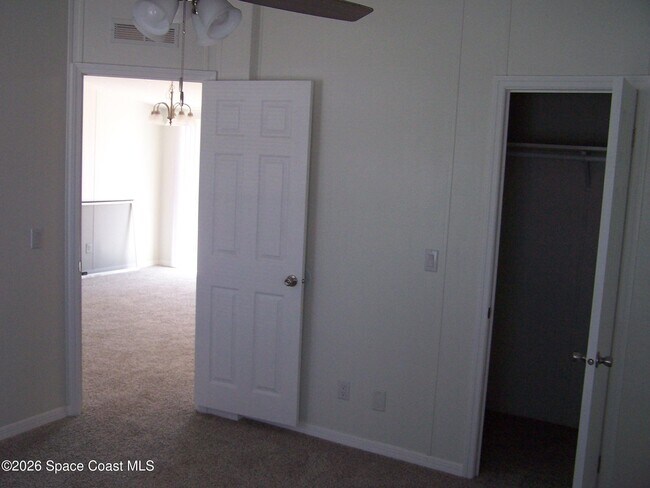Building Photo - 403 Brozman Ln