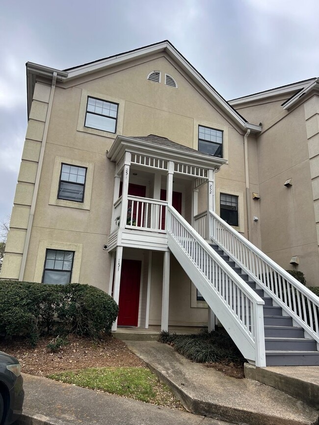 Building Photo - Spacious 2 Bedroom Condo Near Downtown Athens & UGA