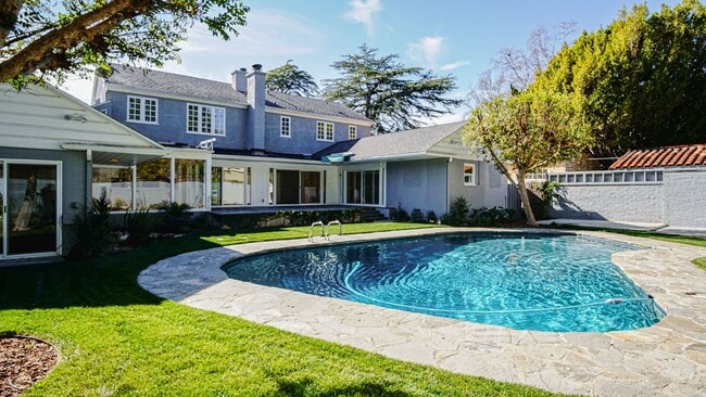 Building Photo - 5 bedroom, 5.5 bath, 4800 sq ft Prime Studio City Home with Pool and Hollywood Hills views