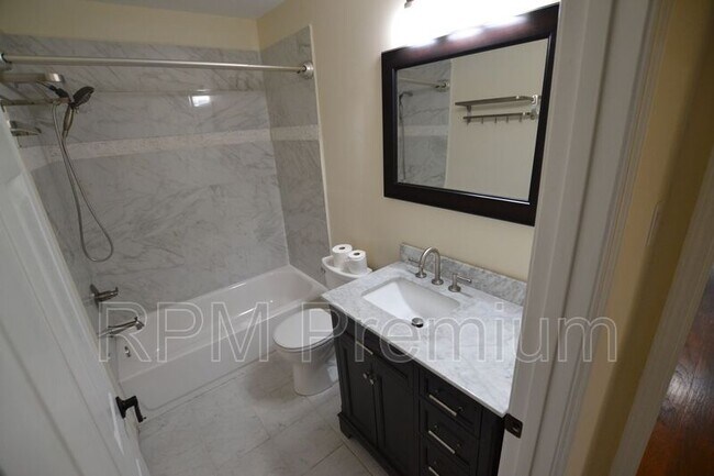 Building Photo - 9516 Gassie St