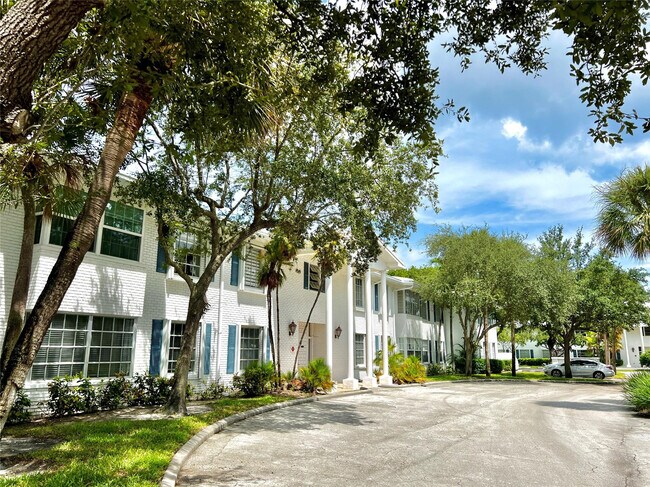 Building Photo - 2271 NE 68th St