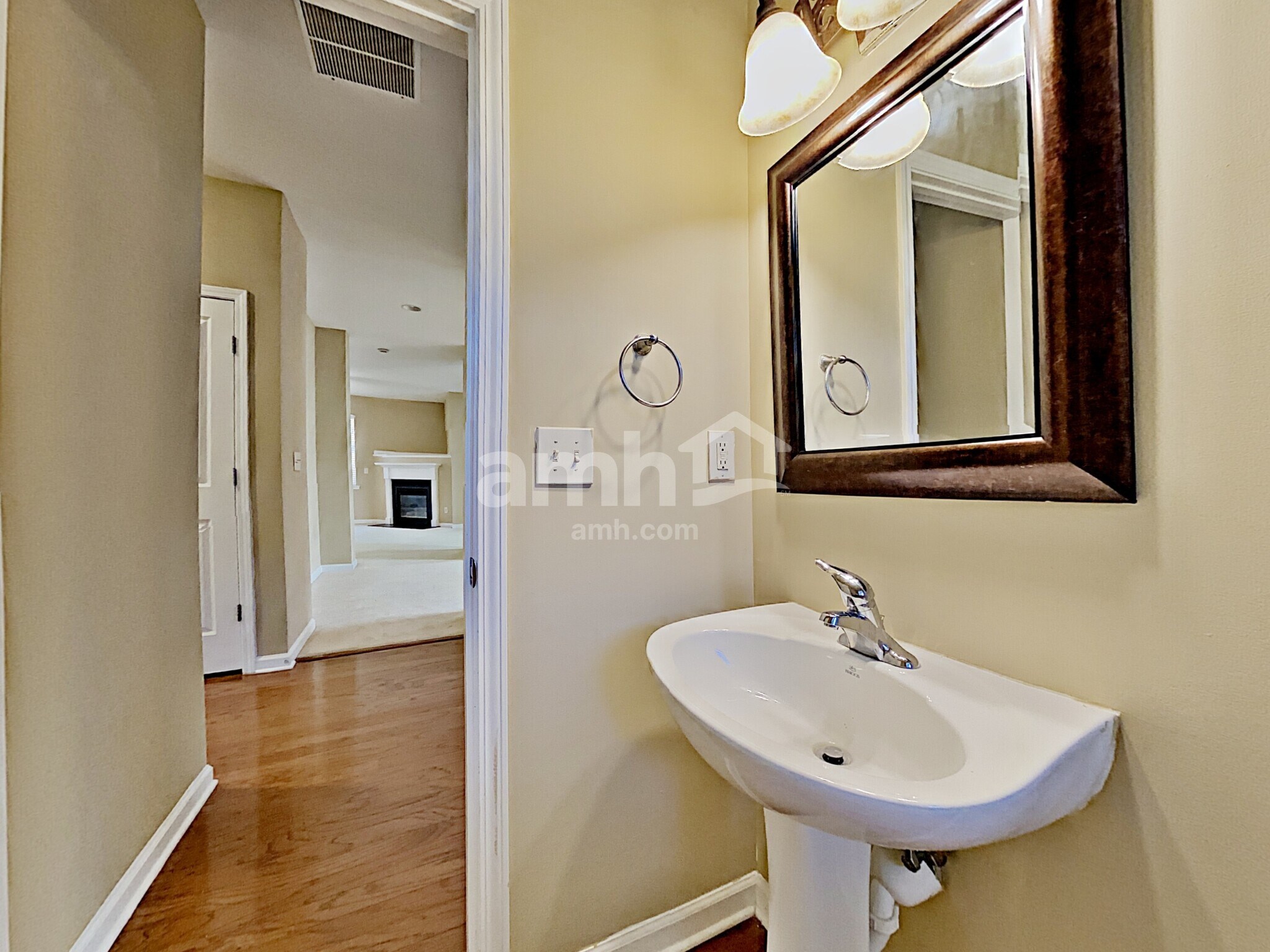 Building Photo - 255 Shaw Dr