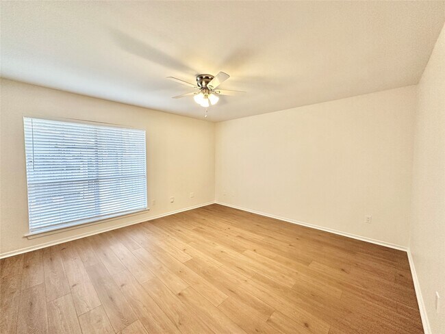 Building Photo - 4 Marabou Pl