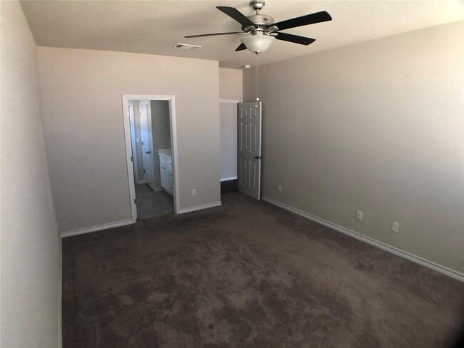 Building Photo - 113 Flexus Ln