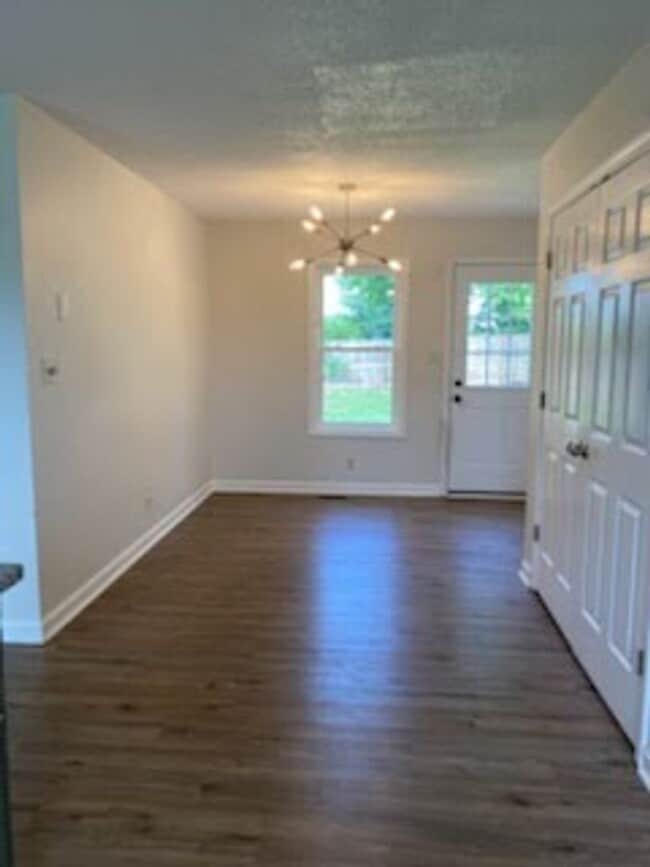 Building Photo - 1925 Timberline Cir