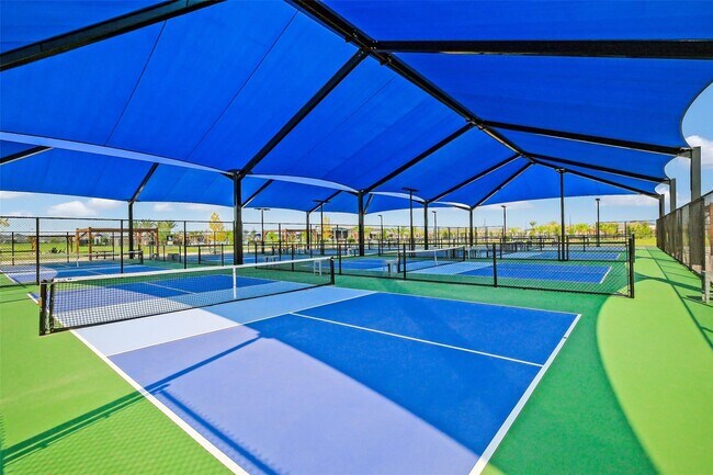 Building Photo - 4985 Blue Beetle Rdg Dr