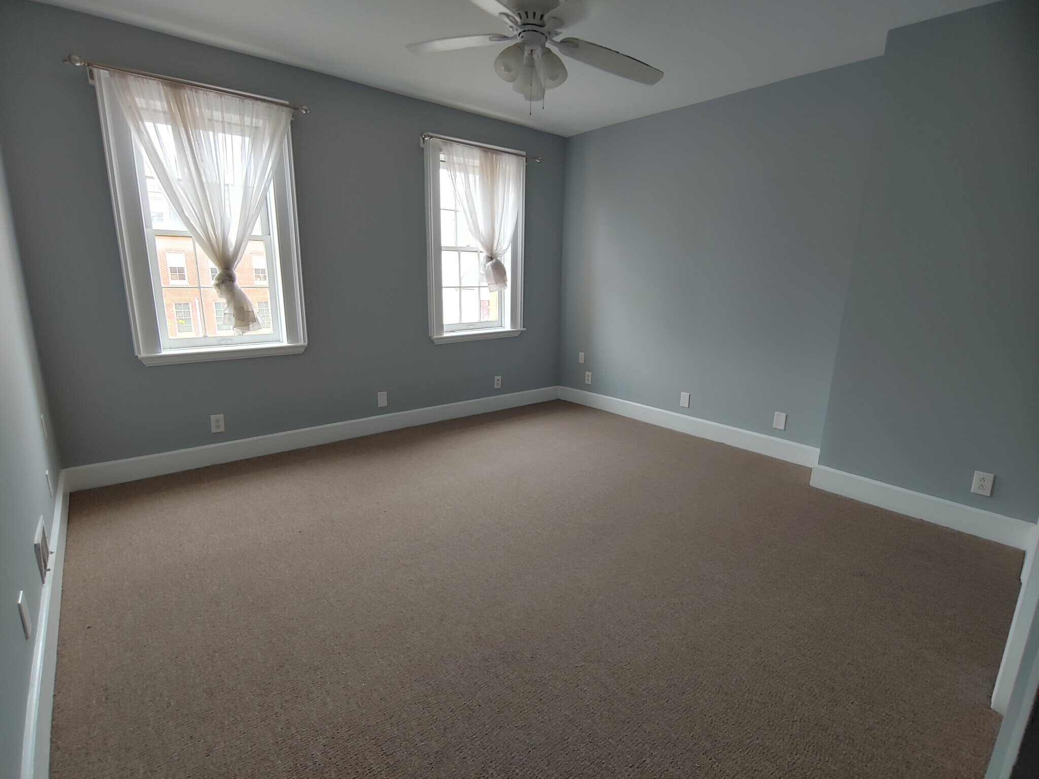 Building Photo - 33 S Calhoun St