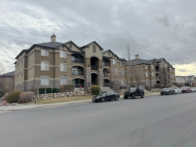 Building Photo - 496 S 2150 W