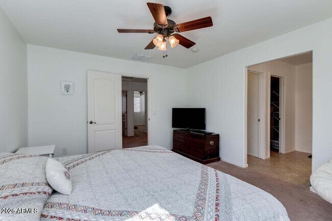 Building Photo - 4334 E Carla Vista Dr