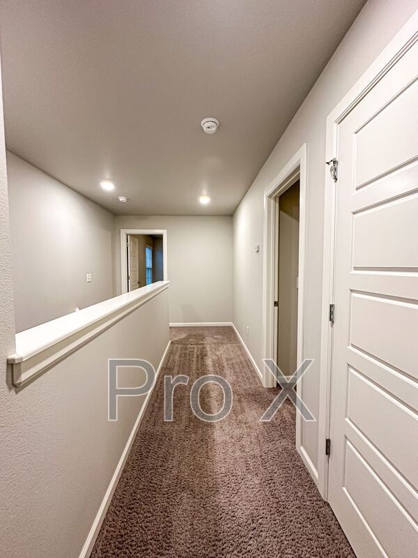 Building Photo - 1733 W Whitney Ln
