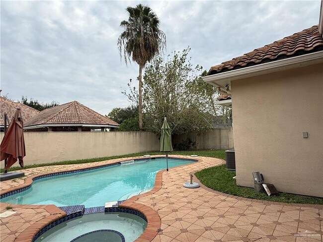 Building Photo - 31 N 5th St