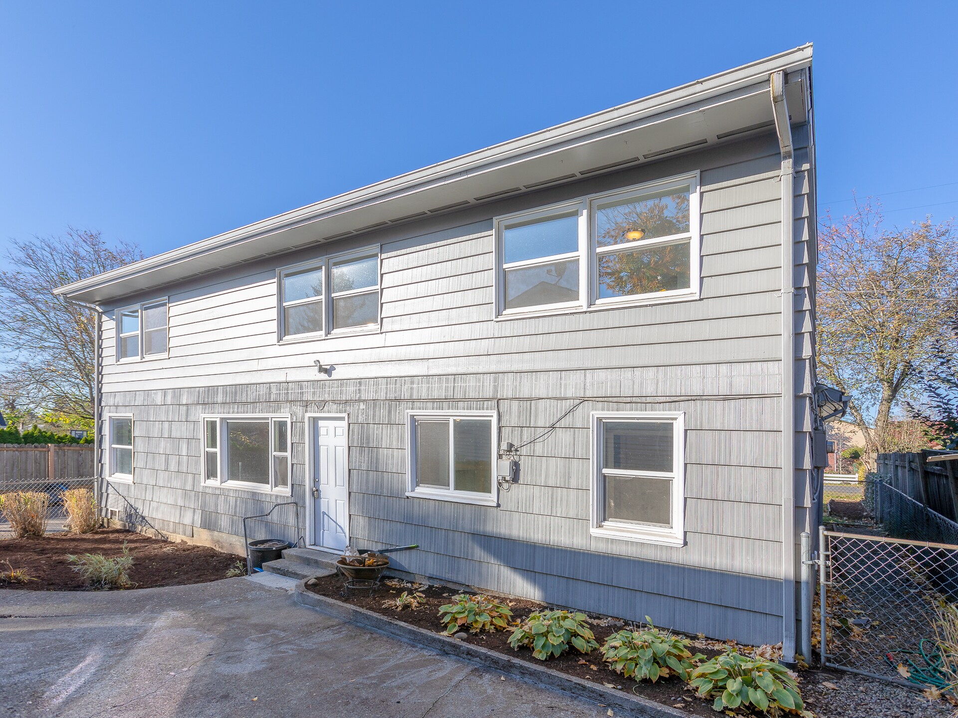 Building Photo - 540 SE 151st Ave